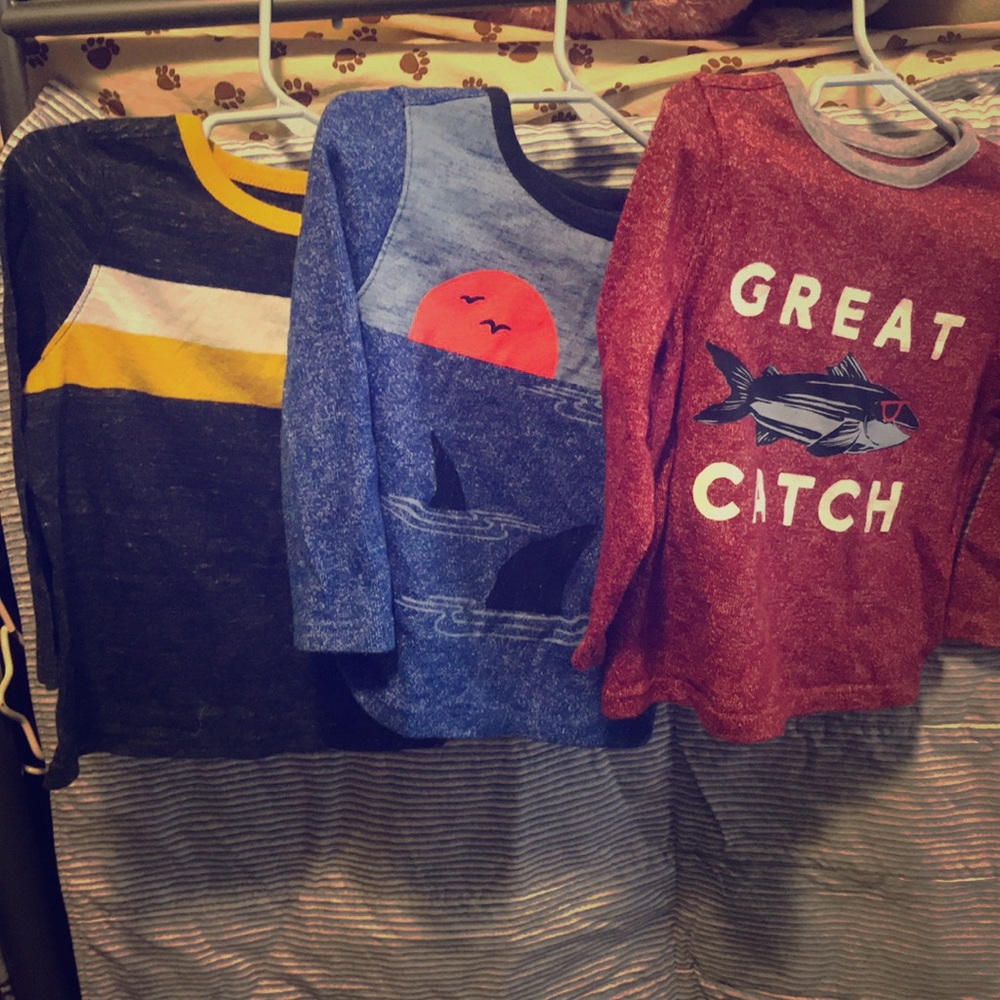3 Old Navy long sleeve boys shirts 2t